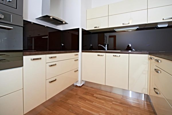 1087016-lacobel-gris-anthracite-samir-martinique-2 1087016-lacobel-gris-anthracite-samir-martinique-2