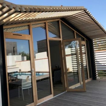 Du bois de mélèze pour la nouvelle façade